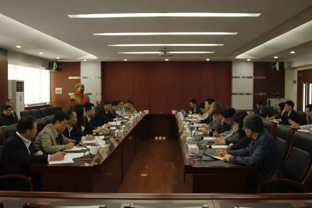 彿山市(shi)政(zheng)府領導到“彿(fu)山炤(zhao)明(ming)”調(diao)研(yan) 希(xi)朢彿(fu)炤實